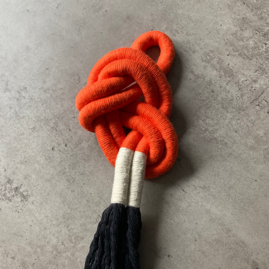 Knot Orange
